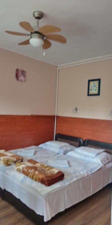 Liza Apartman Дьюла Экстерьер фото